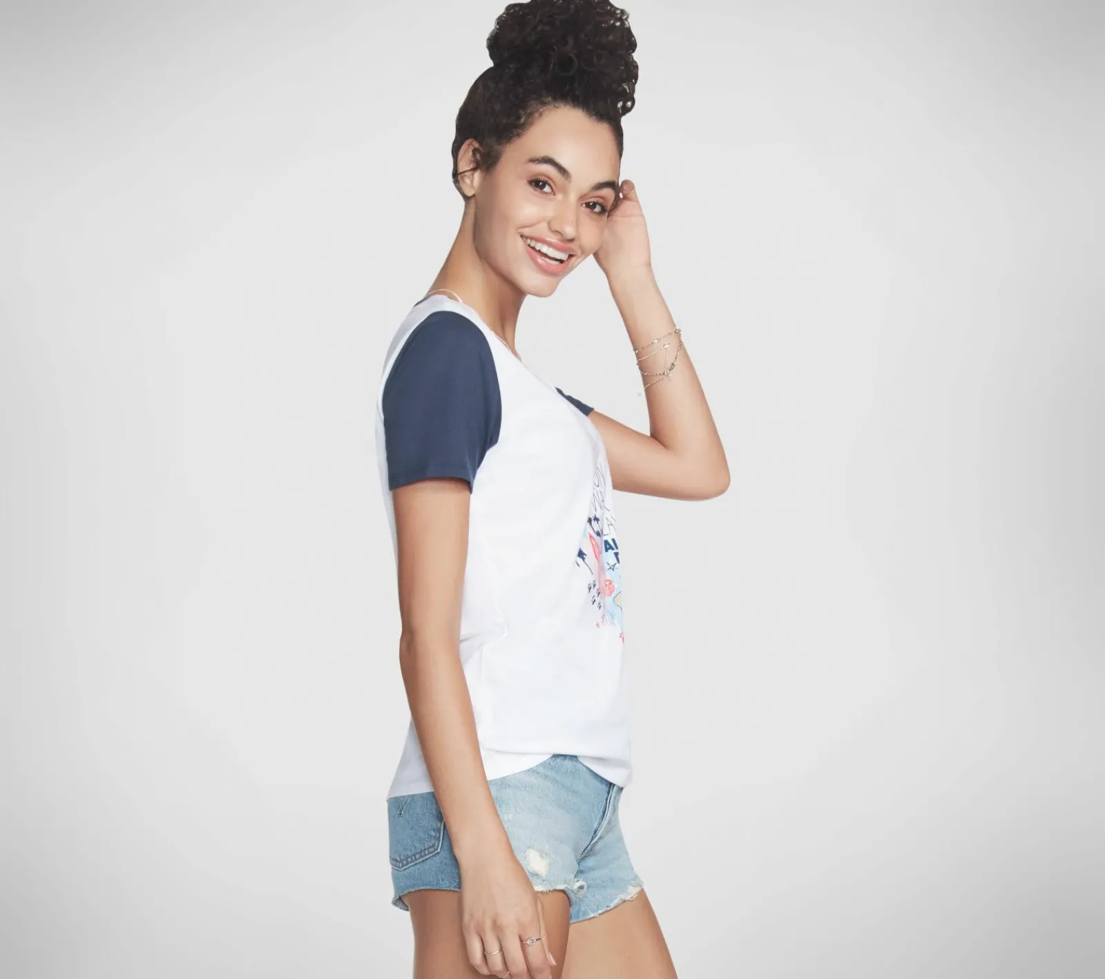 Bobs For Dogs|Partes De Cima-SKECHERS BOBS Apparel Run Walk V Neck Tee Shirt BRANCO